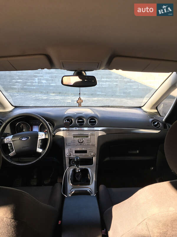 Минивэн Ford S-Max 2007 в Березному