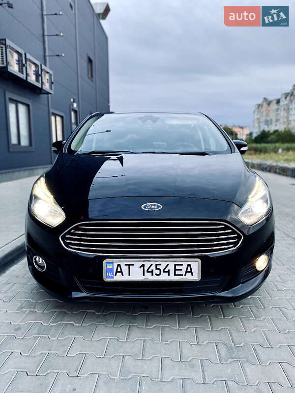 Минивэн Ford S-Max 2015 в 
