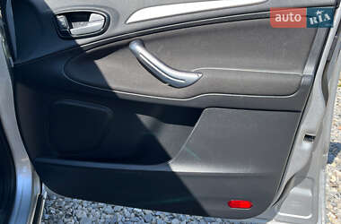 Минивэн Ford S-Max 2011 в 
