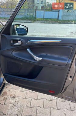 Минивэн Ford S-Max 2011 в 