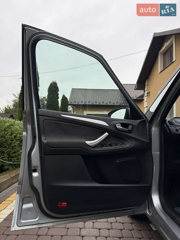 Мінівен Ford S-Max 2007 в Косові