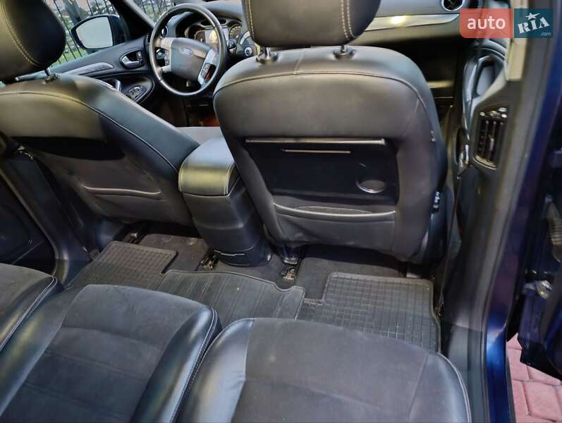 Минивэн Ford S-Max 2010 в Щирце