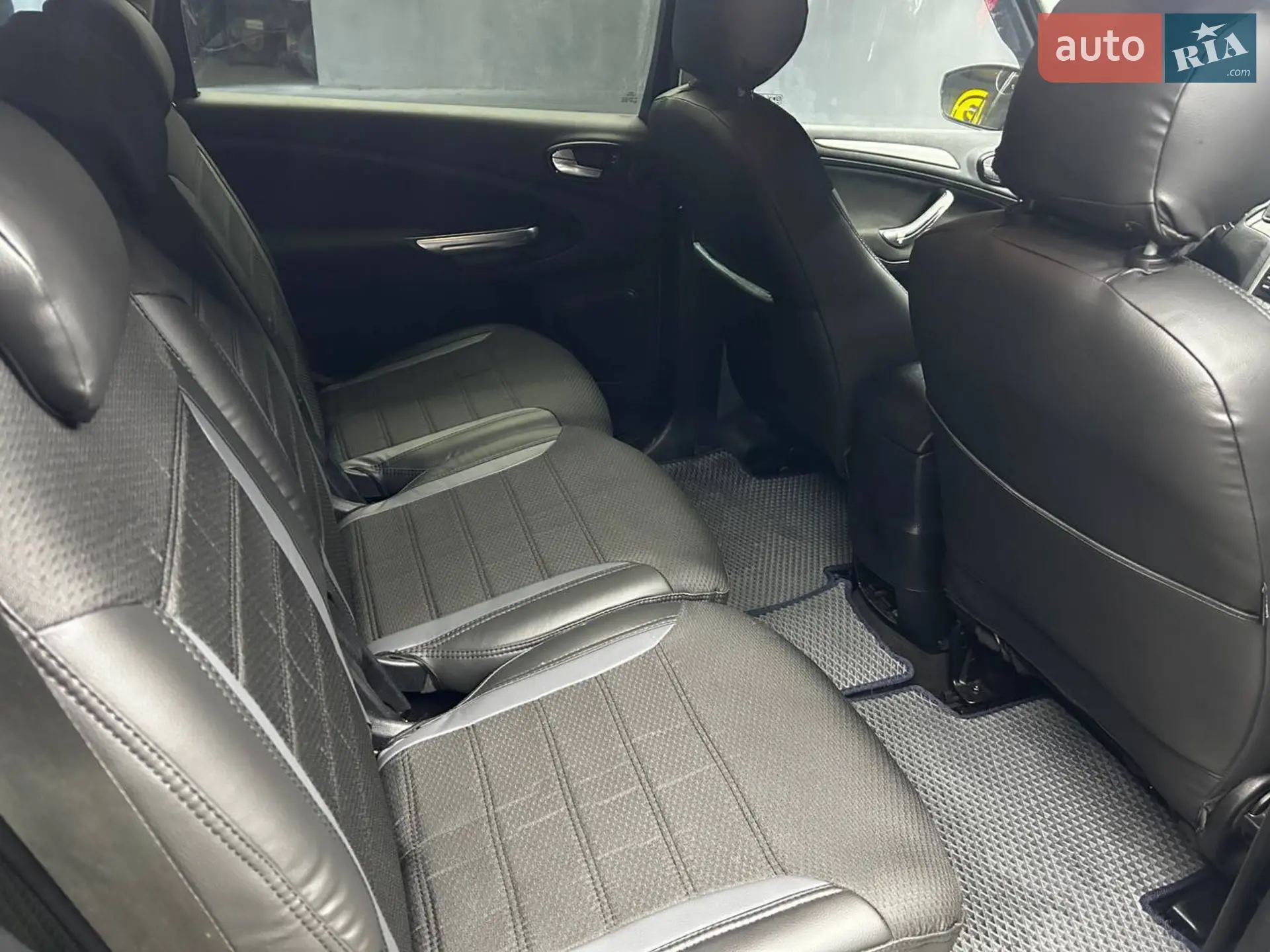 2011 Ford S-MAX - мініатюра 16