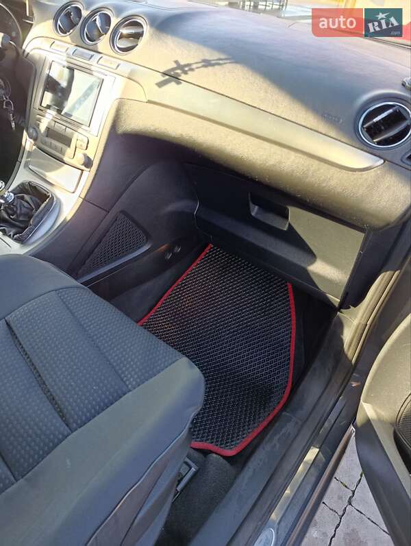 Минивэн Ford S-Max 2007 в Ужгороде