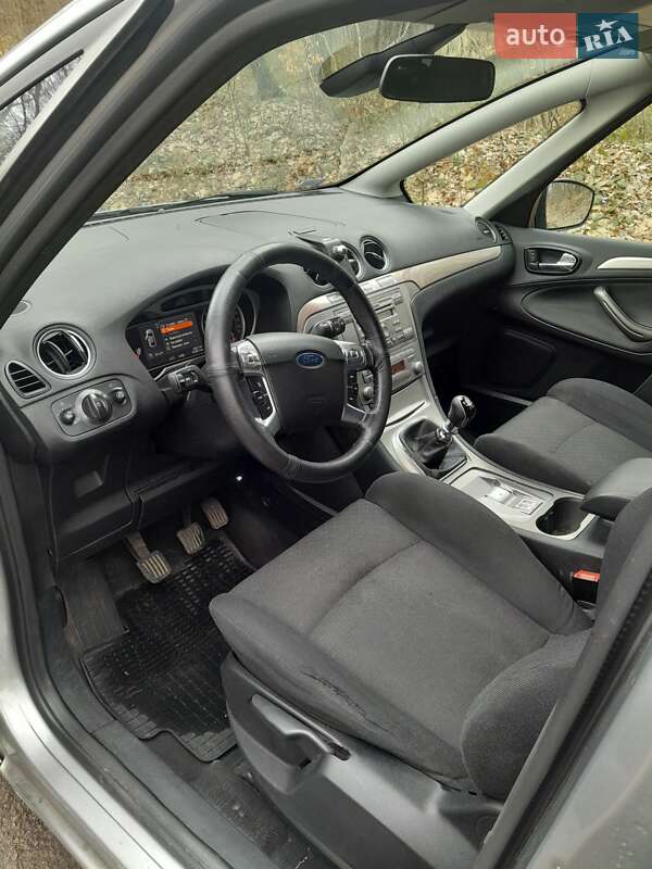 Минивэн Ford S-Max 2006 в Долине