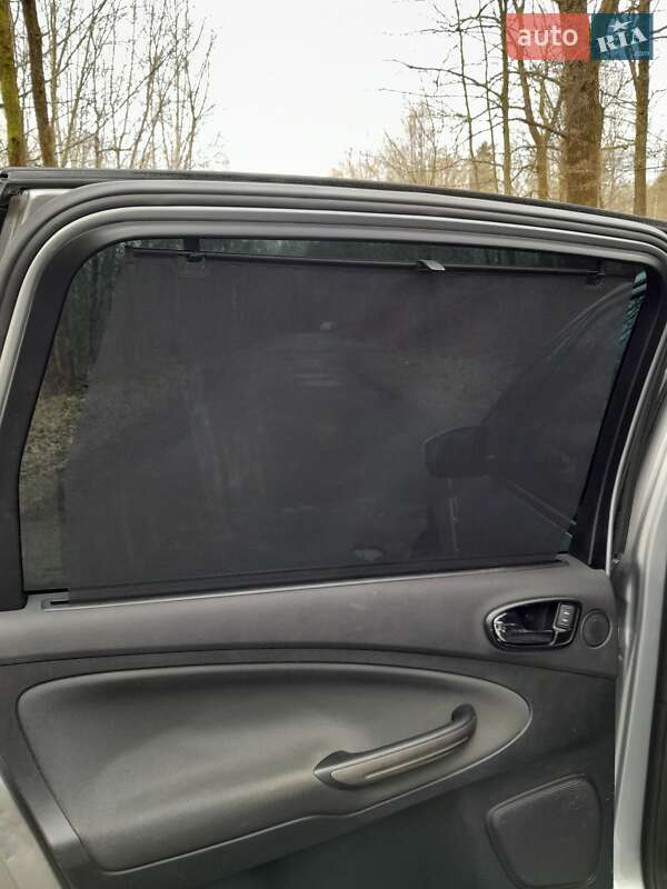 Минивэн Ford S-Max 2006 в Долине