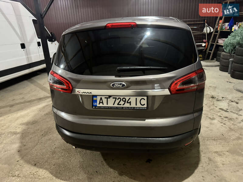 Минивэн Ford S-Max 2012 в Снятине
