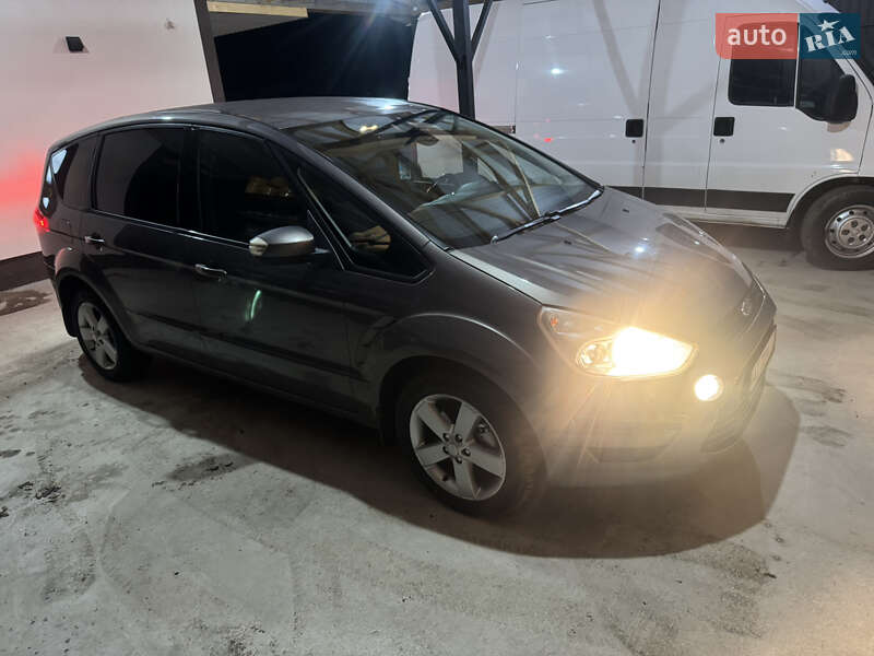 Минивэн Ford S-Max 2012 в Снятине