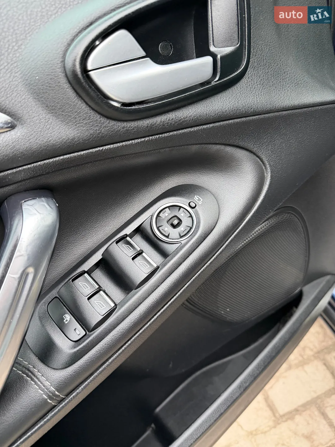 2011 Ford S-MAX - мініатюра 12