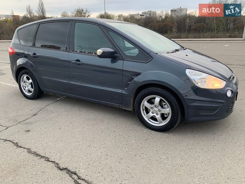 Минивэн Ford S-Max 2011 в Сумах