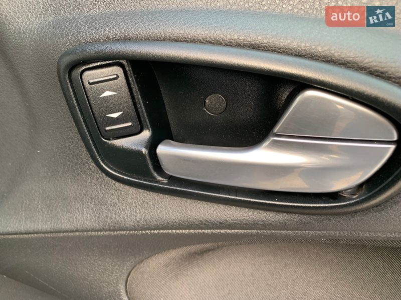 Минивэн Ford S-Max 2011 в Сумах