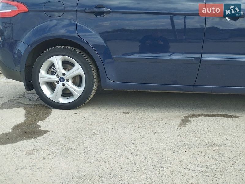 Минивэн Ford S-Max 2013 в Городке