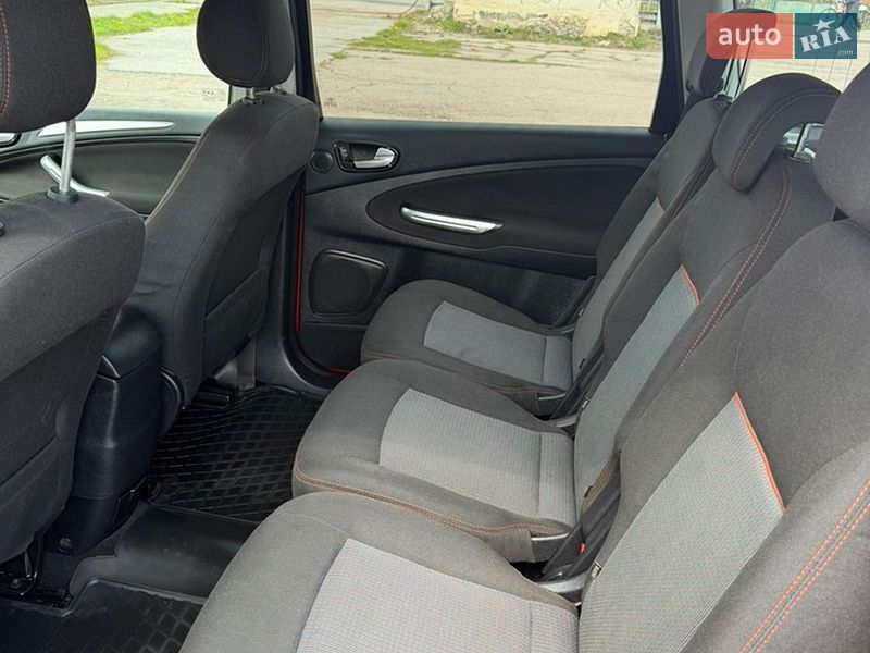Минивэн Ford S-Max 2013 в Попельне