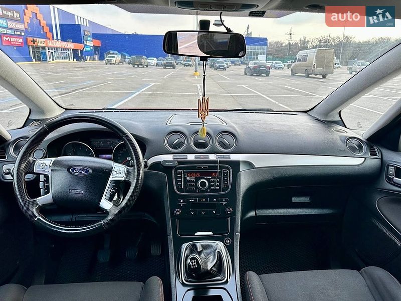 Минивэн Ford S-Max 2012 в Запорожье