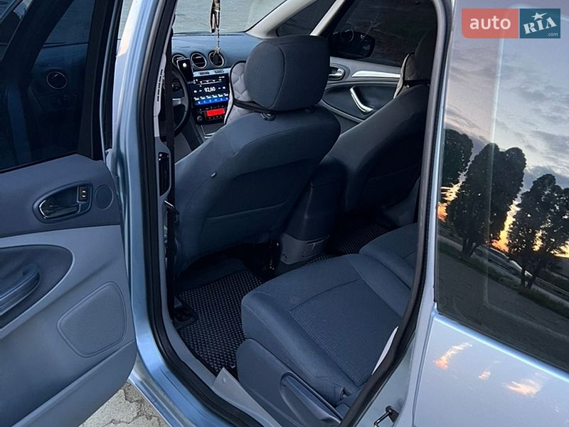 Минивэн Ford S-Max 2008 в Дубно