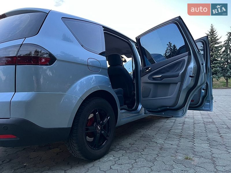 Минивэн Ford S-Max 2008 в Дубно
