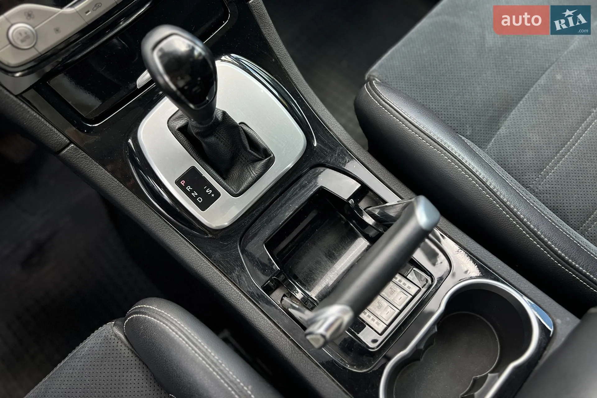 2011 Ford S-MAX - мініатюра 17