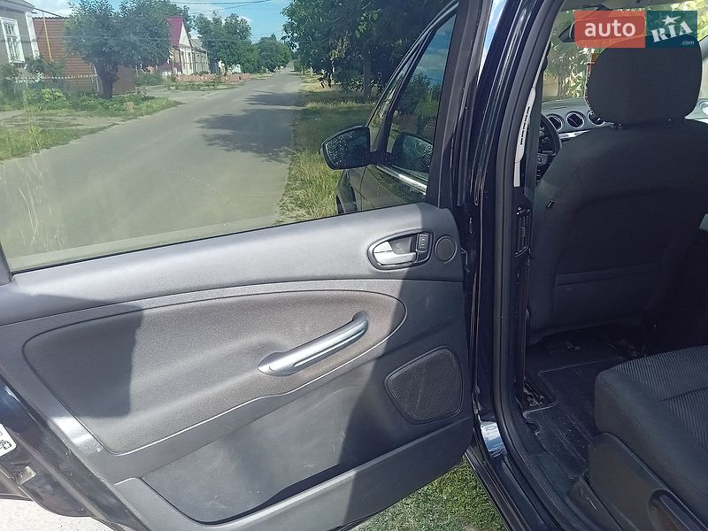 Минивэн Ford S-Max 2014 в Березовке