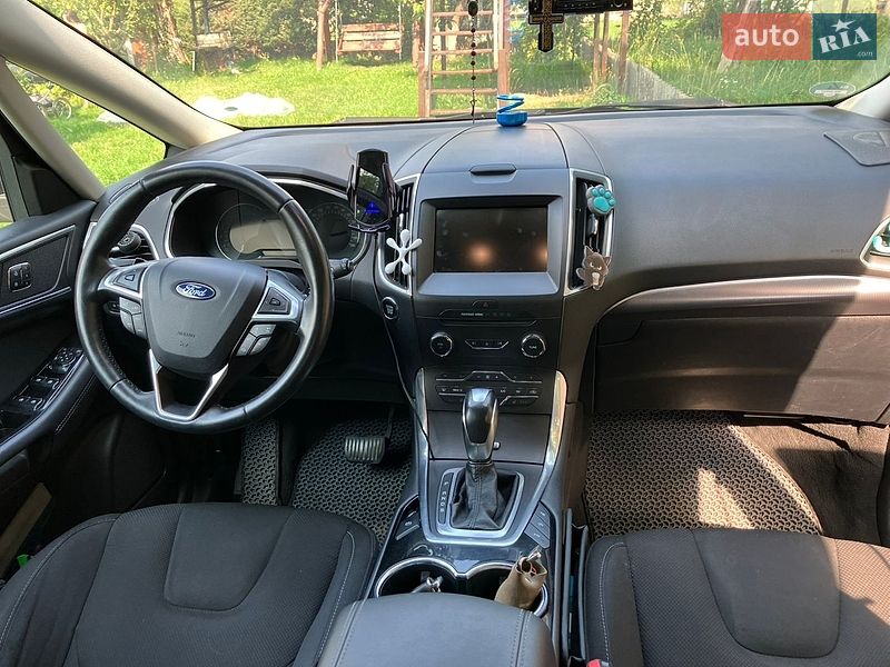 Мінівен Ford S-Max 2015 в Нововолинську