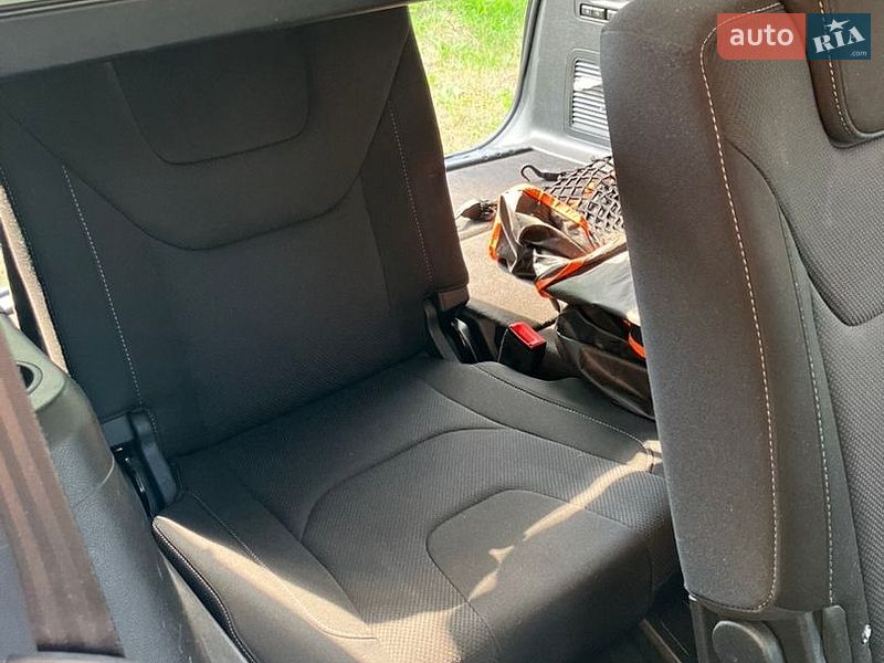 Мінівен Ford S-Max 2015 в Нововолинську