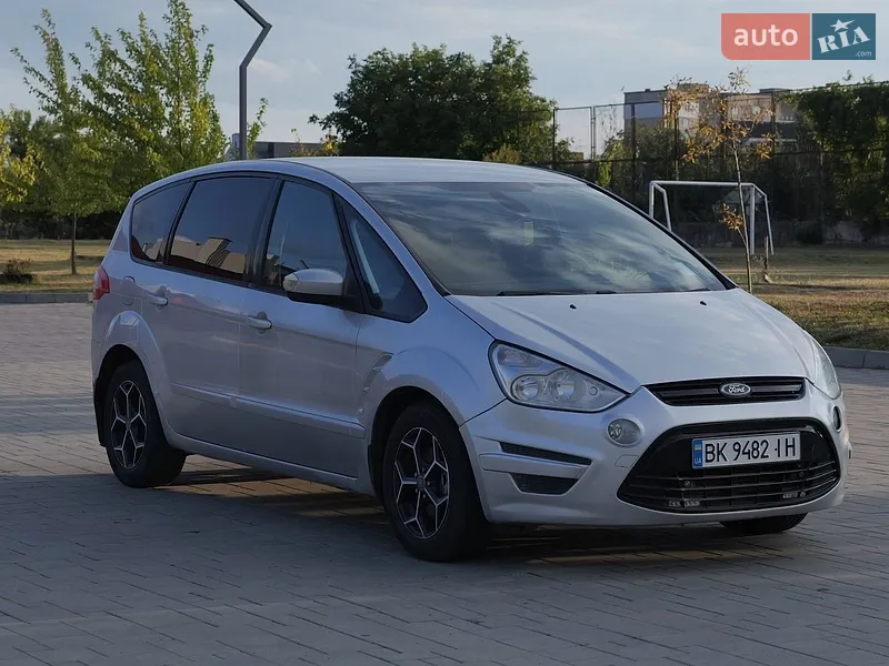 Ford S-Max 2012