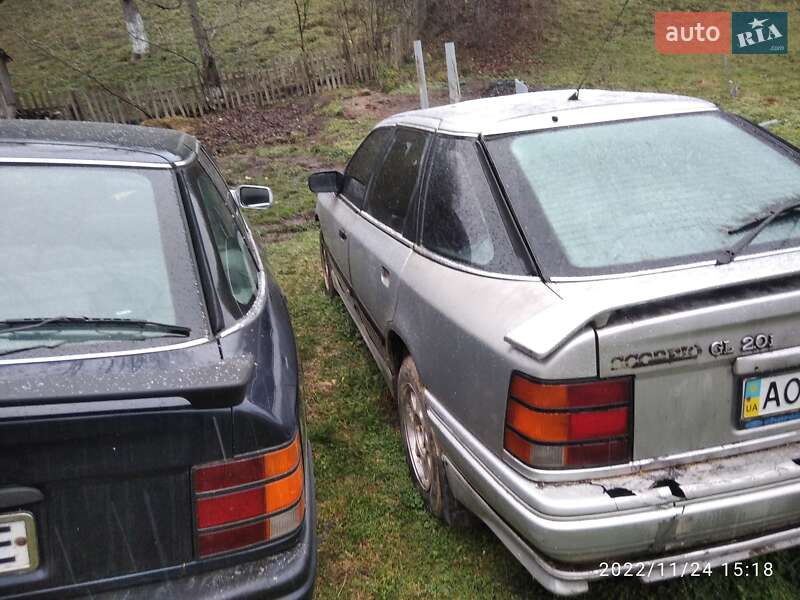 Лифтбек Ford Scorpio 1985 в Воловце