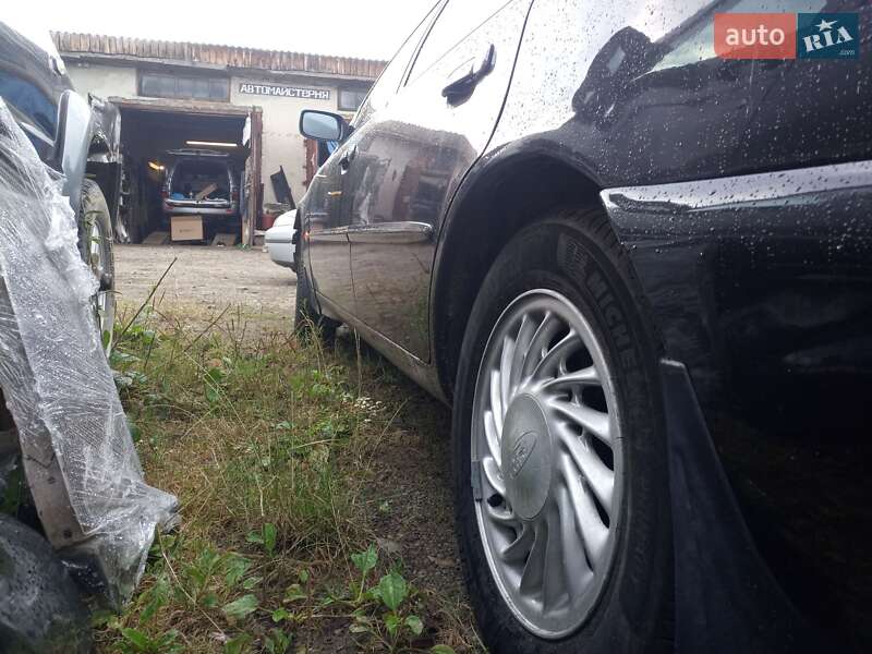Седан Ford Scorpio 1995 в Стрые