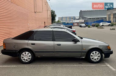 Ліфтбек Ford Scorpio 1988 в 