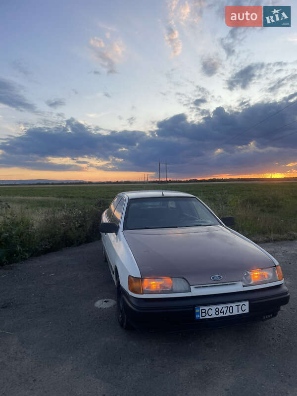 Ліфтбек Ford Scorpio 1988 в Стрию