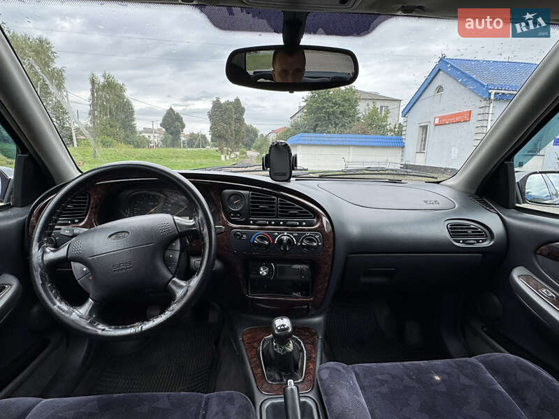 Седан Ford Scorpio 1996 в Радивиліві