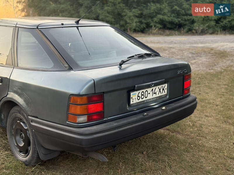Седан Ford Scorpio 1988 в Сарнах