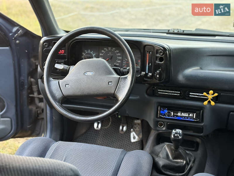 Седан Ford Scorpio 1988 в Сарнах