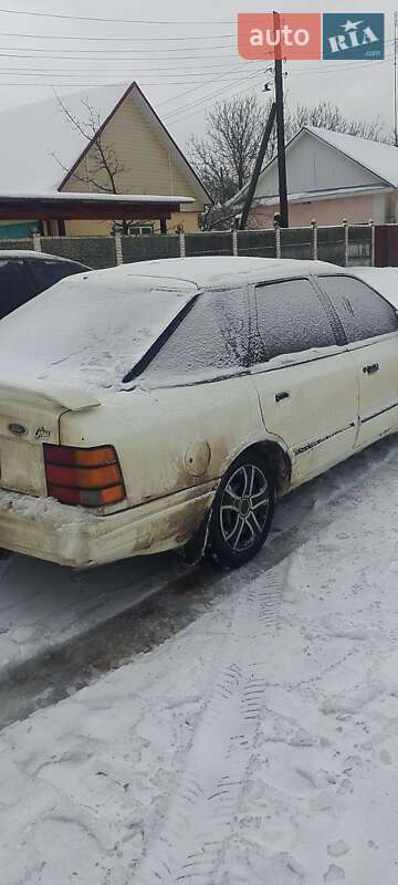 Седан Ford Scorpio 1985 в Городне