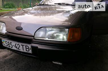 Хэтчбек Ford Sierra 1988 в Бродах