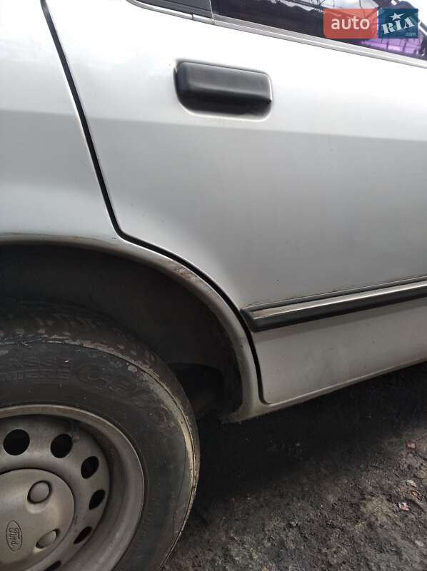 Седан Ford Sierra 1987 в Умані