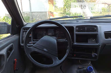 Купе Ford Sierra 1986 в Жидачове
