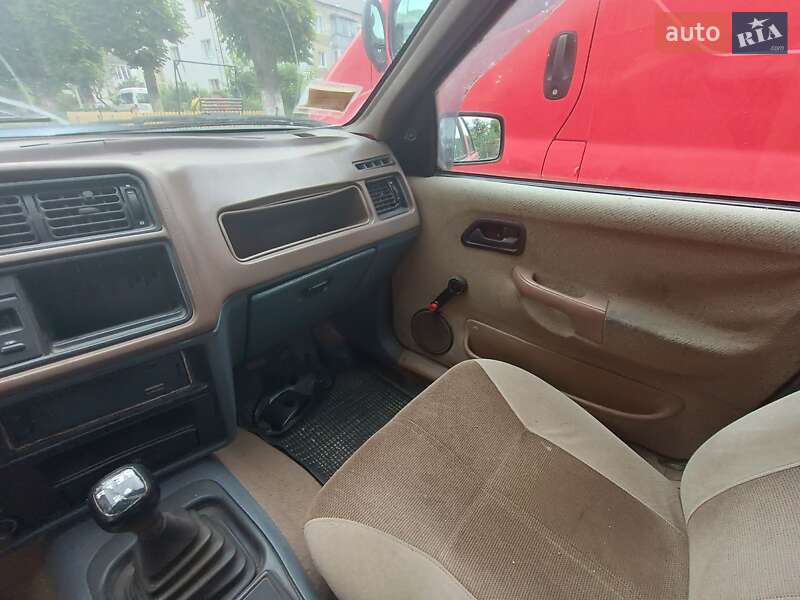 Лифтбек Ford Sierra 1988 в Золочеве фото 7 Лифтбек Ford Sierra 1988 в Золочеве