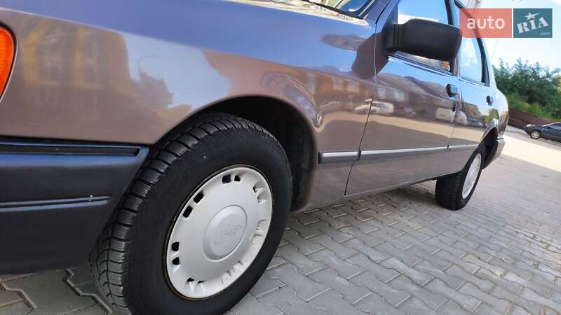 Седан Ford Sierra 1987 в Черновцах