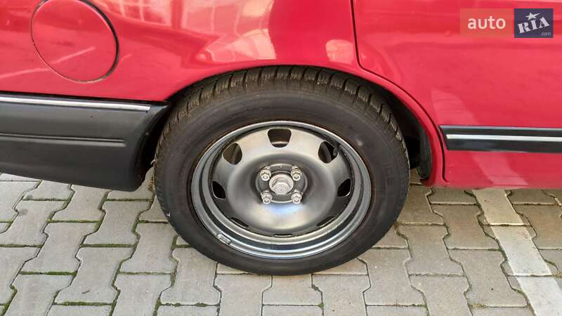 Седан Ford Sierra 1991 в Чернівцях