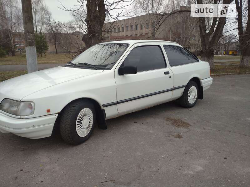 Седан Ford Sierra 1988 в Путивлі