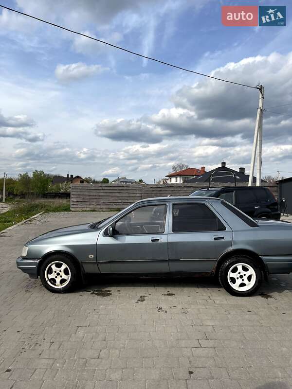 Седан Ford Sierra 1989 в Бродах