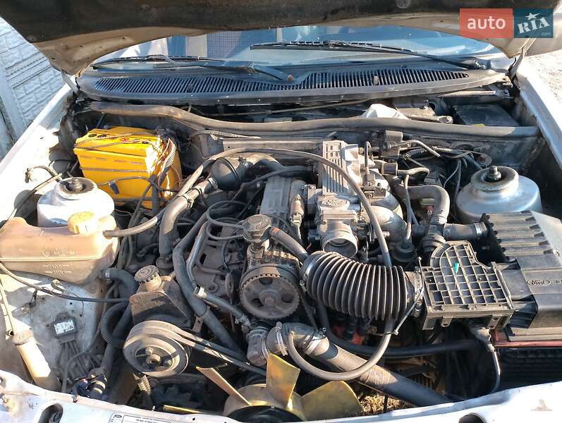 Седан Ford Sierra 1988 в Кременчуці