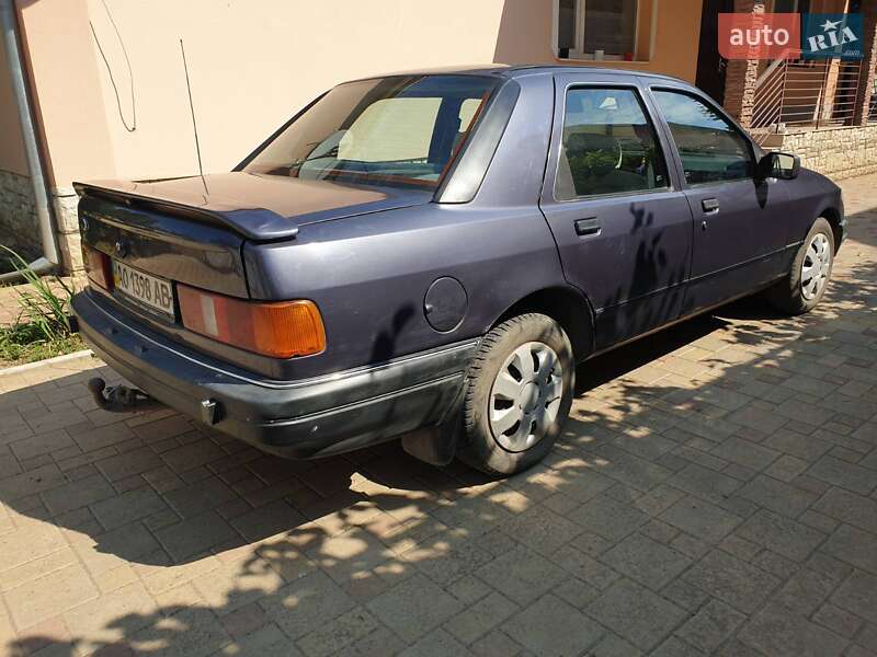 Седан Ford Sierra 1987 в Ужгороді