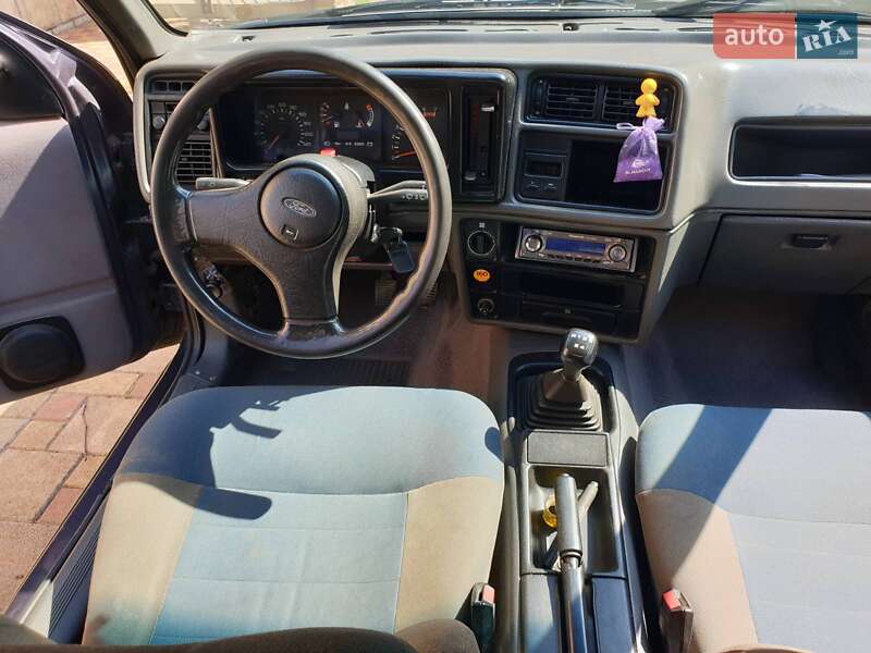 Седан Ford Sierra 1987 в Ужгороді
