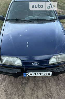 Седан Ford Sierra 1990 в Лугинах