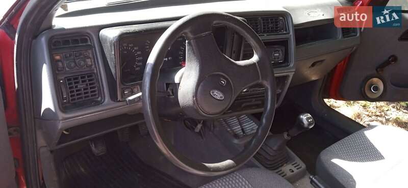 Седан Ford Sierra 1988 в Попільні