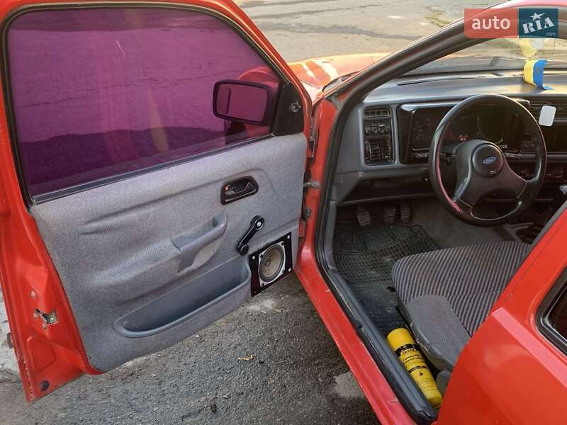 Седан Ford Sierra 1988 в Ровно
