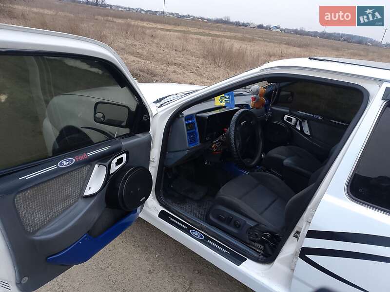 Лифтбек Ford Sierra 1985 в Радомышле