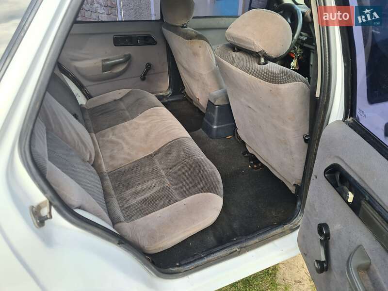 Седан Ford Sierra 1990 в Камне-Каширском