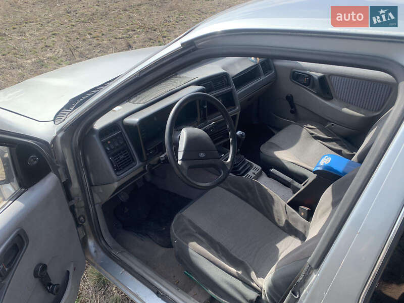 Ліфтбек Ford Sierra 1985 в Хорошеві